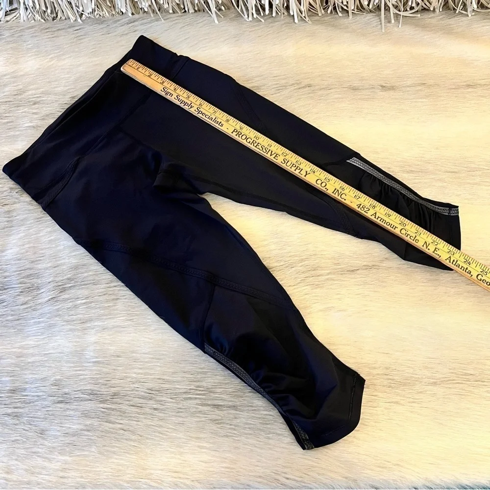 LULULEMON Black Crop Leggings Gathered Knees Reflective Strips 2 4